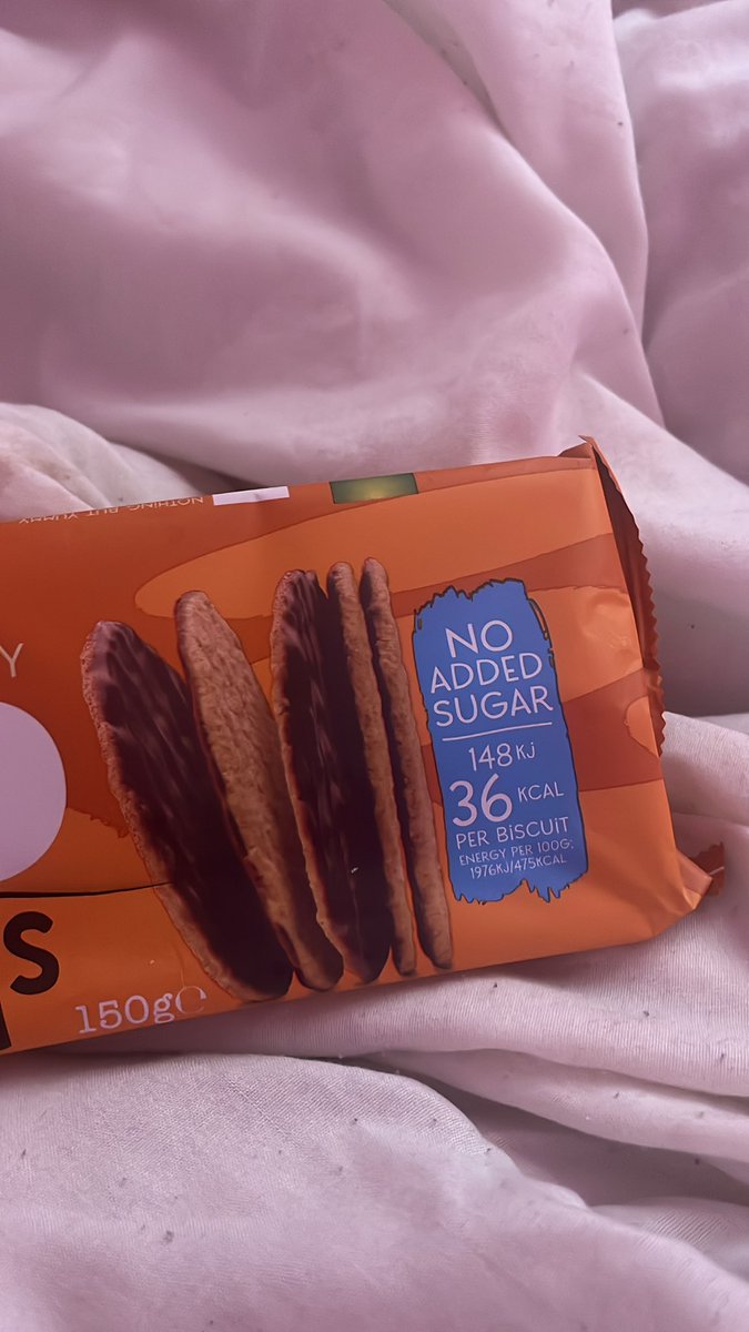 𝐬𝐨𝐥𝐞̀ tweet media