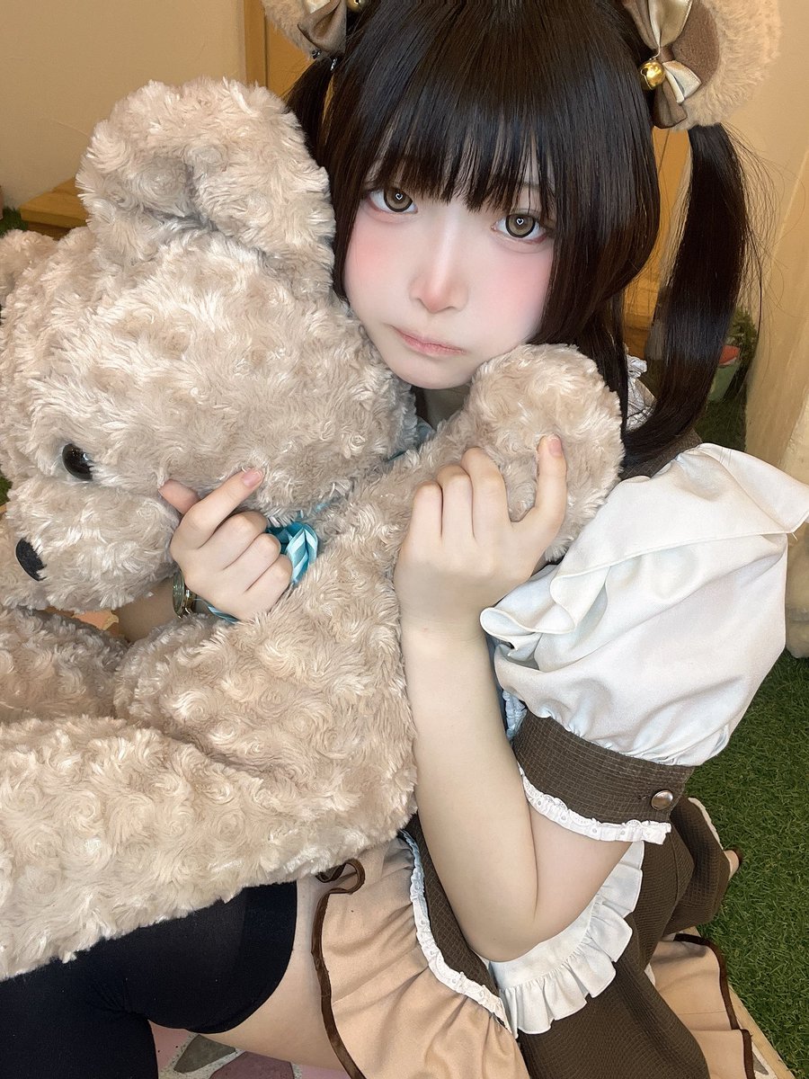 はにぃ🍯シャルロッテ tweet media