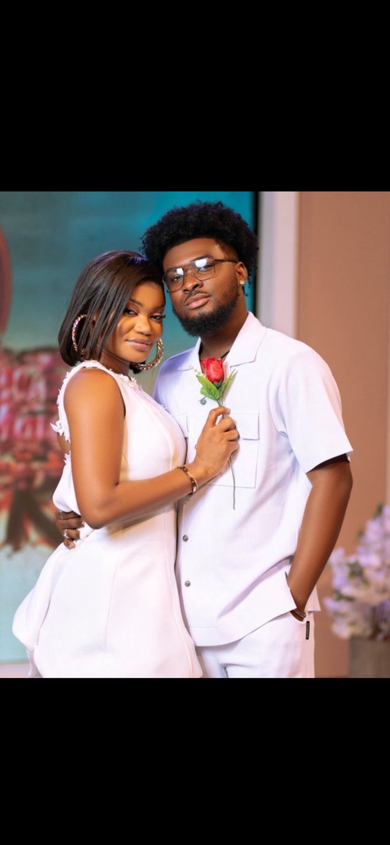 _PrettiestMo tweet media