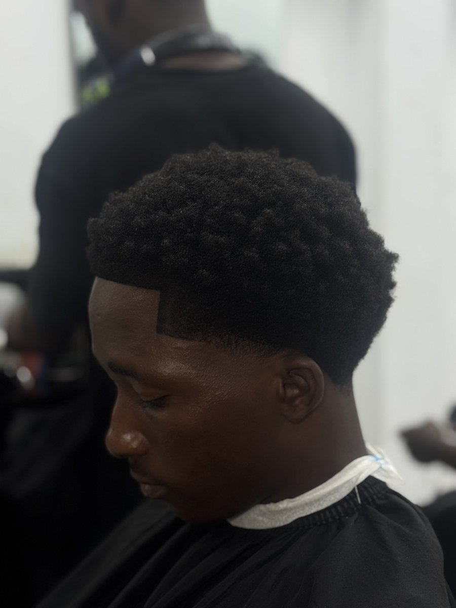 BARBER IN AKURE | tińñèy trimz🥷 tweet media