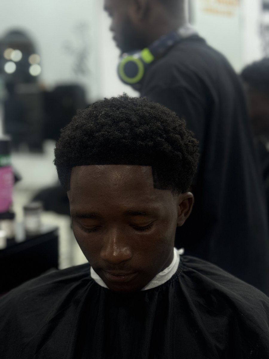 BARBER IN AKURE | tińñèy trimz🥷 tweet media