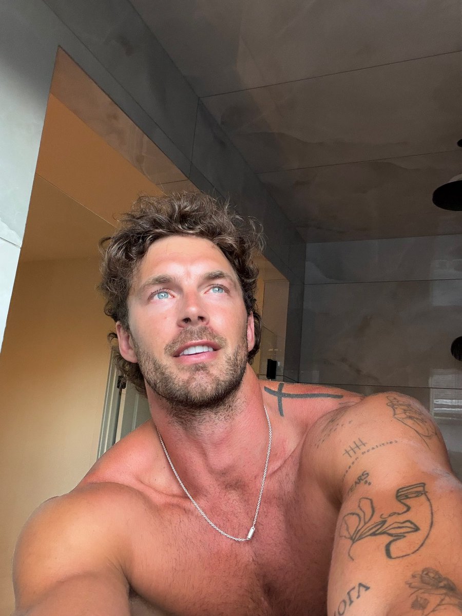 Christian Hogue tweet media