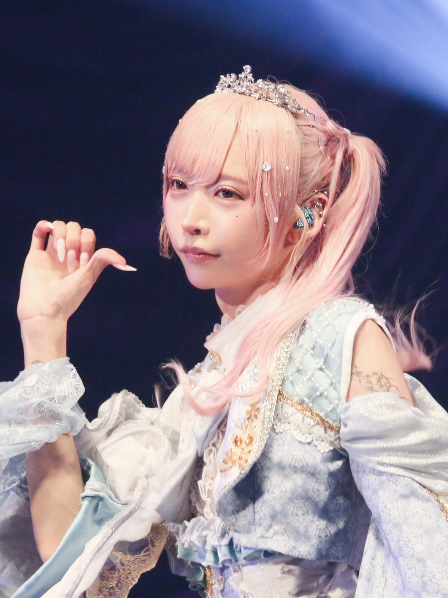 𝐒𝐜𝐚𝐫𝐥𝐞𝐭 tweet media