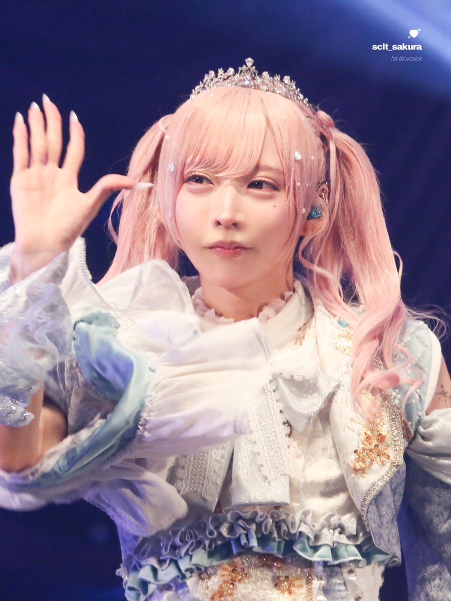 𝐒𝐜𝐚𝐫𝐥𝐞𝐭 tweet media