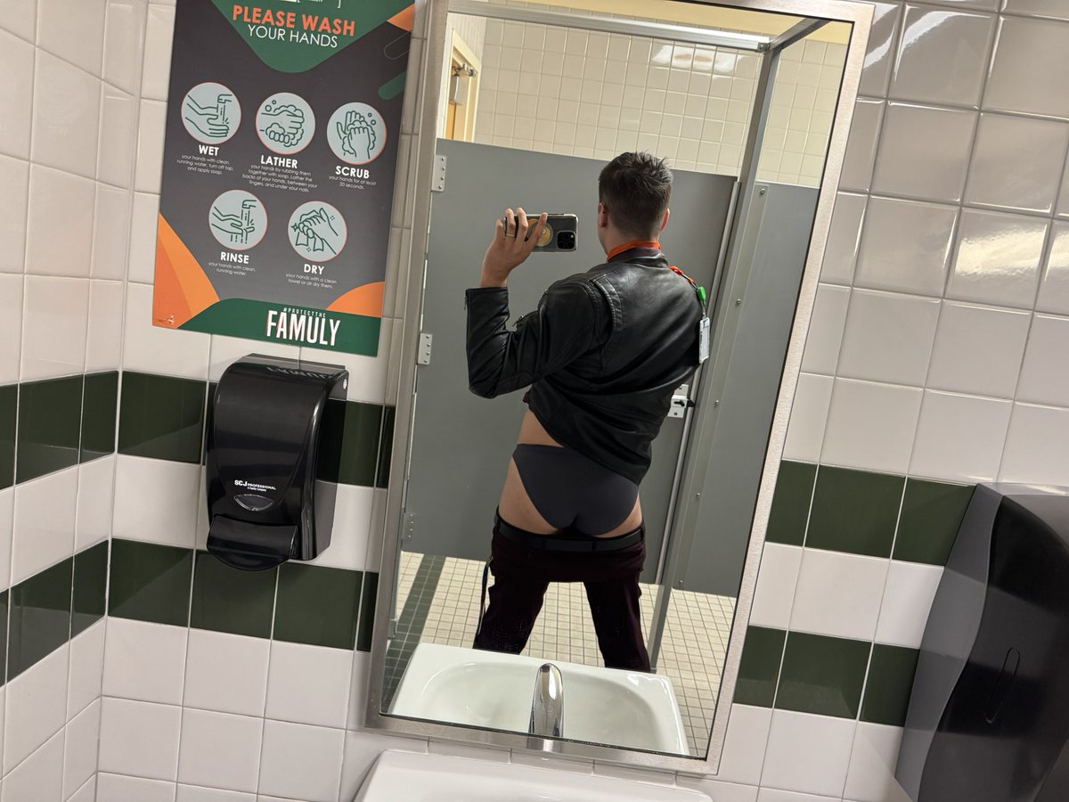 ChastityCollege's tweet photo. Grey Briefs and Good Choices https://t.co/hmmPGMOvUB