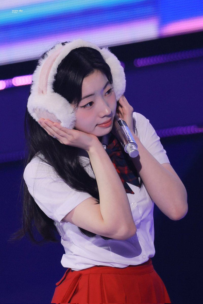 twicehasgotme tweet media