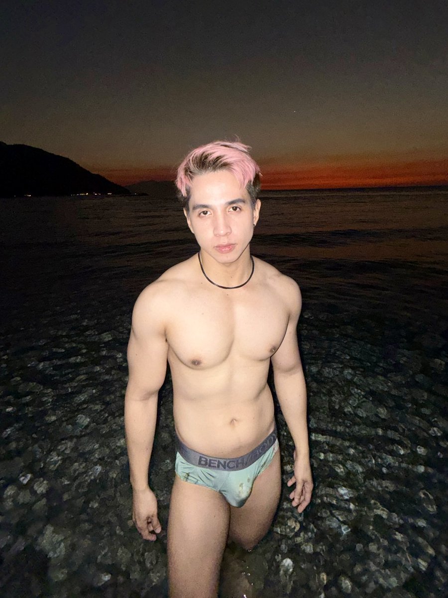 fafakelvin's tweet photo. Wanna know what else is pink ? https://t.co/BLySsM21SC