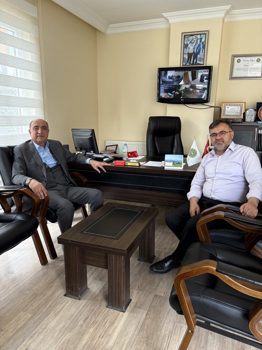 Aksaray Damızlık Koyun Keçi Yetiştiricileri Birliği Başkanı Sn. Mahmut AKTÜRK Başkanımızı ziyaret ettim.Belediye Başkanlığım döneminde beraber çalıştığımız  Başkanımızla dostane güzel bir sohbetimizle,geçmişi hayırla yadettik.