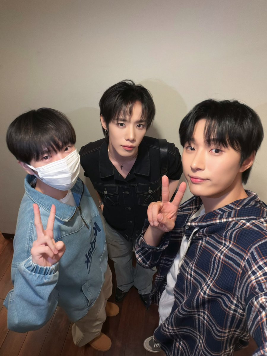 OMEGA X Official tweet media