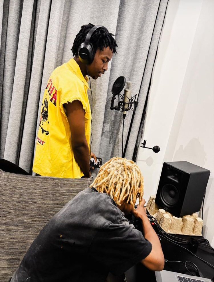 controlla tweet media