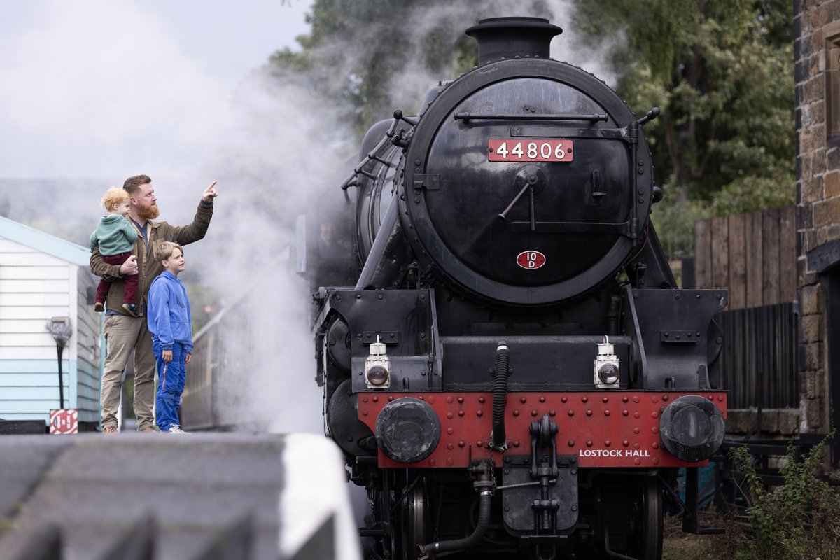North Yorkshire Moors Railway tweet media