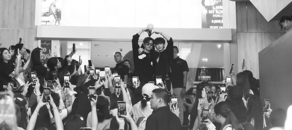 PerthSanta.zip 🖤🤍 tweet media