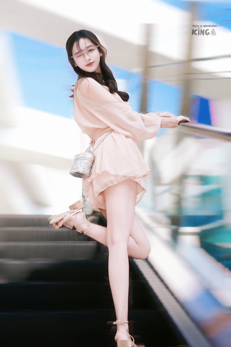 湖畔秘影 tweet media