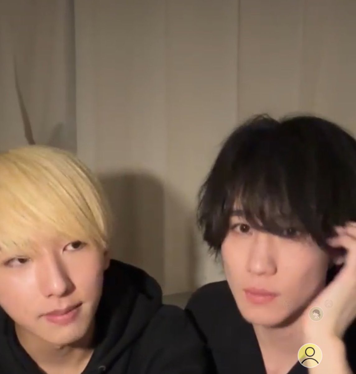 マカはる tweet media