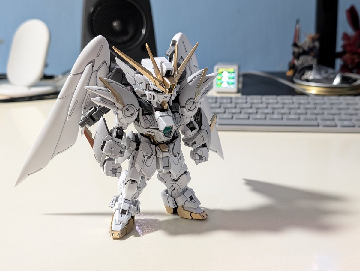 BlandLife's tweet photo. Build progress.
Now with the hind set of wings.
Stubby feet needed some adjustment to balance. https://t.co/lfk1brqRCn