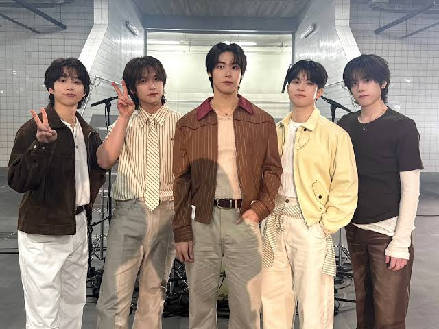 _Kpop_Stats_'s tweet photo. “Flashback” by N.Flying reaches a new peak of #129 (+42) on The Daily Top Songs South Korea Chart with 14.637 streams. https://t.co/65eskxRekh