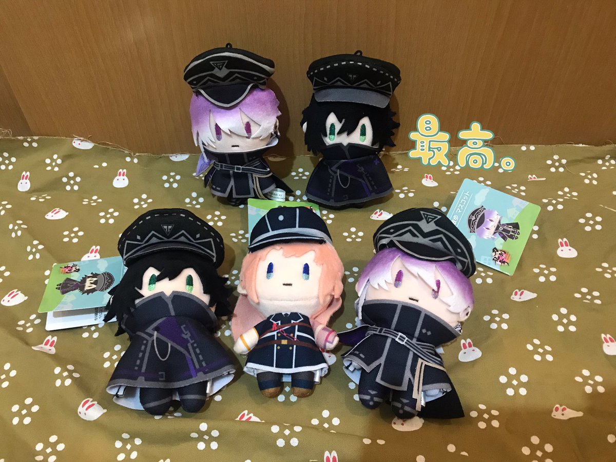 satuki_deth's tweet photo. 御伴散歩ぬい届いた〜♪
乱ちゃん、水心子くん、清麿くん、待ちわびてたよ！いらっしゃい！！ https://t.co/wq4Naa6oKB