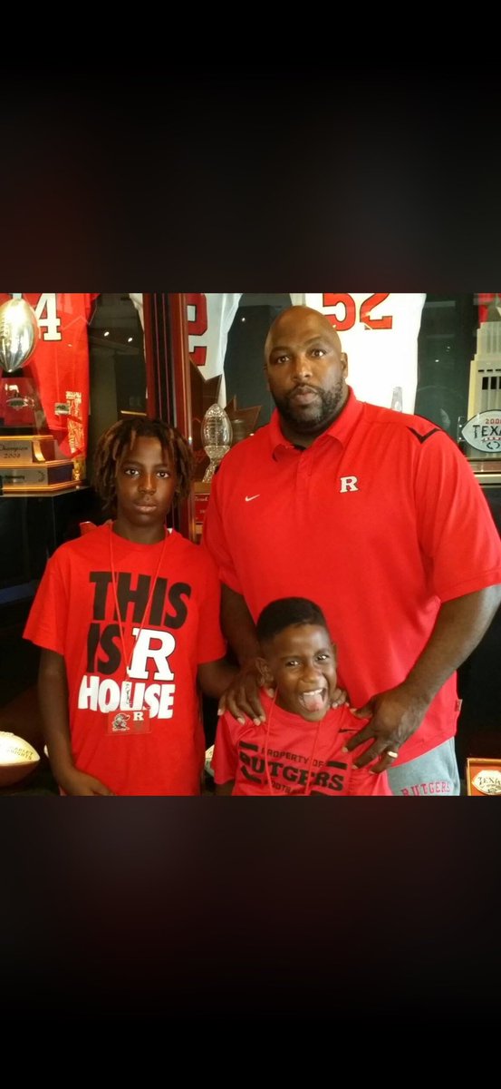 dre2turntt's tweet image. Full circle moment today!!! After a great visit &amp;amp; conversation with coaches I’m Blessed to receive an offer from Rutgers University!! @COACHDOTT @CmdPanther1 @GregSchiano @On3Richie @CoachTJohansen @EricJosephsRU @CoachNoonanRU @ChadSimmons_ @SWiltfong_ @CoachJoeWoodley