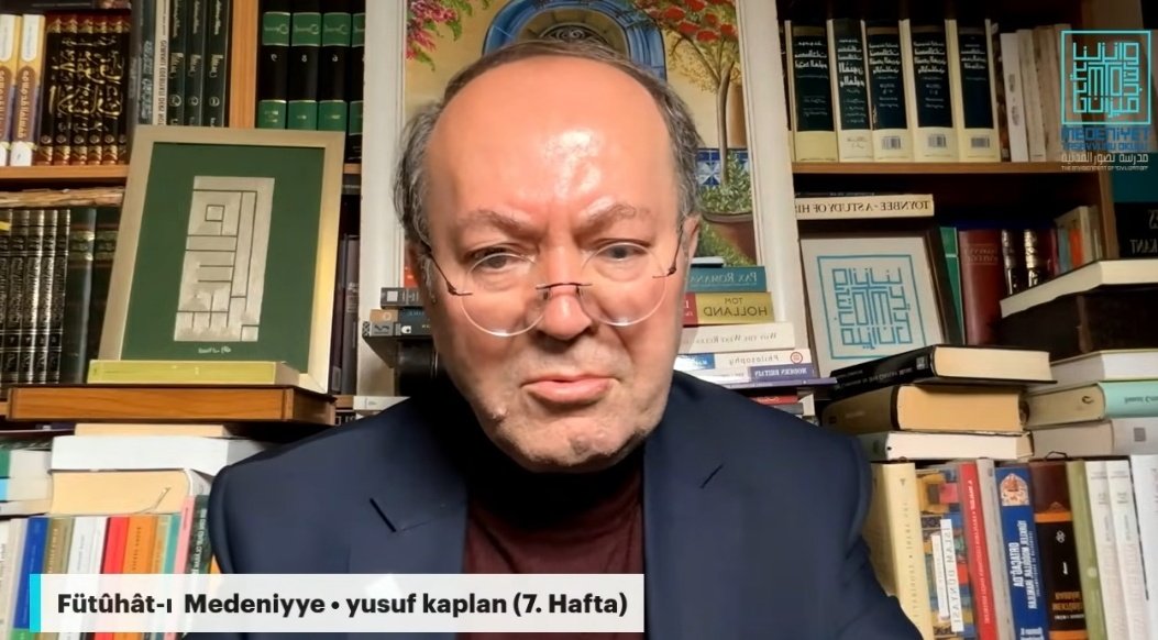 'Irk türdeşler üretir, inanç kardeşler üretir.
Bizim medeniyetimiz nesep üzerine değil edep üzerine kuruludur.'
<a href="/yenisafakwriter/">yusuf kaplan</a> 

Son zamanlarda yapılan teklifsiz ve sığ tenkitlere en güzel reddiye...
