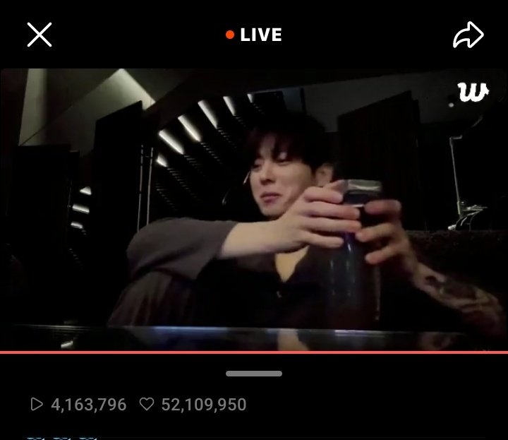 BTSARMY_ECUADOR's tweet photo. Live de JUNGKOOK, señales de que @BTS_twt en ECUADOR 2027 👀👀👀👀👀👀👀👀😜😜😜 https://t.co/j177TEkgwM