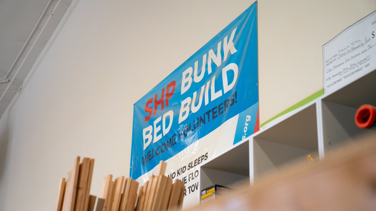 CleneraSolar's tweet photo. Our development team partnered with Sleep in Heavenly Peace (SHP) to build bunk beds for children and families in need across the Treasure Valley. The team also donated $2,200 to help SHP continue their mission.

https://t.co/RorhBrB6FH

#ClēneraCares #SleepInHeavenlyPeace #Boise https://t.co/hgsPR3EmP7