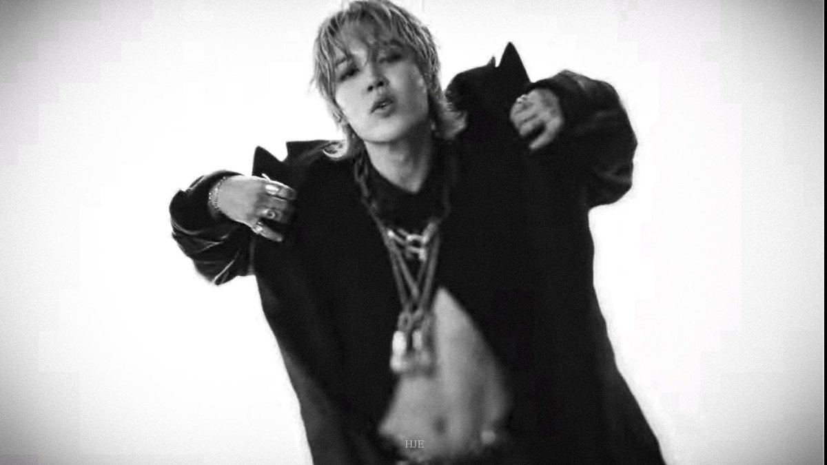 Jimin eyes🪞ᴹᵘˢᵉ tweet media