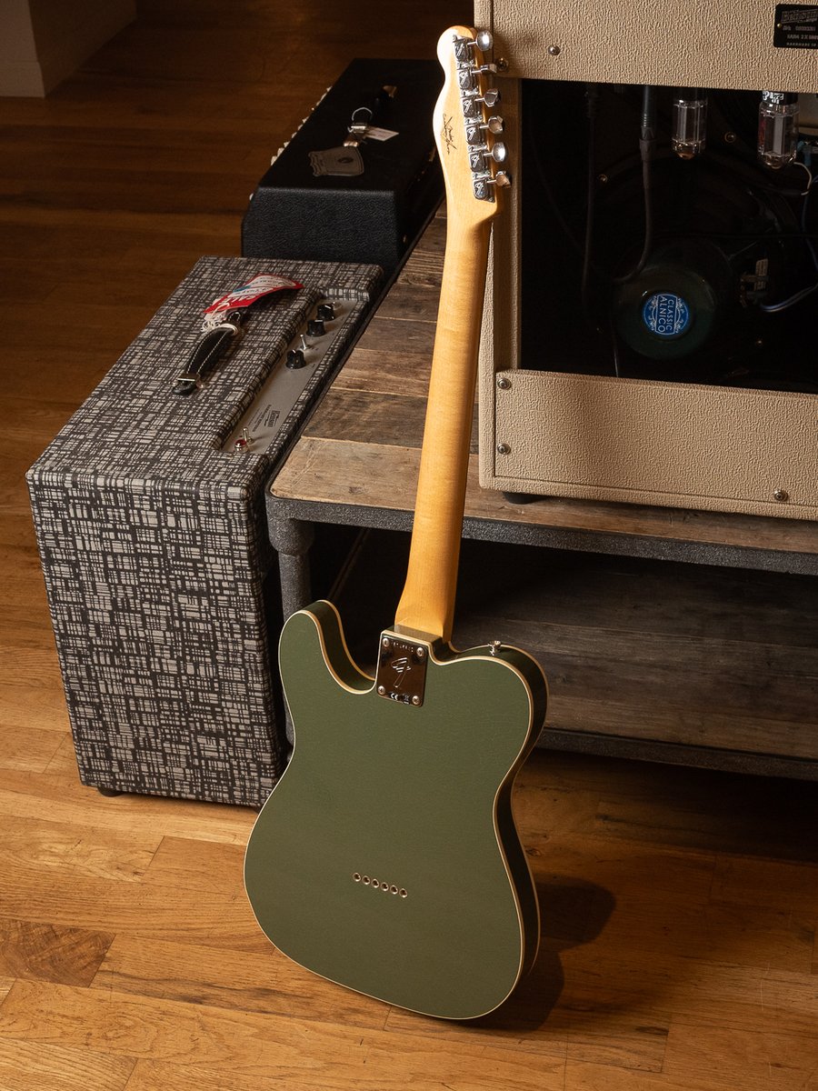 ChicagoMusicEx's tweet image. bit.ly/46PVLyx | Be honest—would you go green for this #TeleTuesday? This “Chicago Special” @Fender Tele is bringing serious heat! 🔥 Two-tone finish, aged just right. Click, call, chat, or visit us today to make this your next Tele! #CME #Fender #FenderTelecaster #Tele