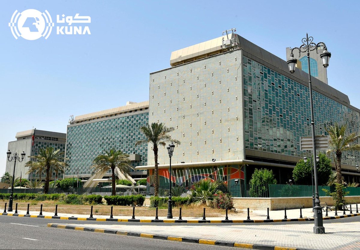 بلدية الكويت تعلن إغلاق جميع المحلات والأنشطة التجارية من منتصف الليل حتى السادسة صباح الأربعاء