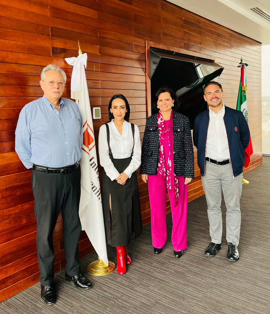 La dip Claudia Murguía y el dip Abel Hdz se integran al Patronato Jalisco, en apoyo a CIJ.  Están terminando una mega obra en Tlajomulco que será la primera en su tipo para atención a mujeres con problema de salud mental y Adicciones.