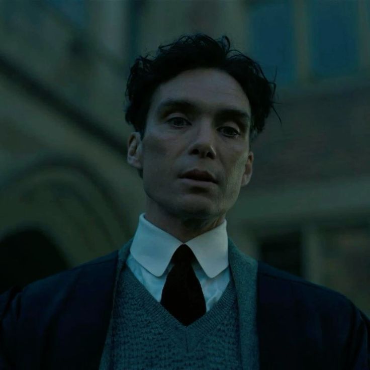 shekhu04's tweet image. First-year cs students realizing that the cs memes were warnings, not joke