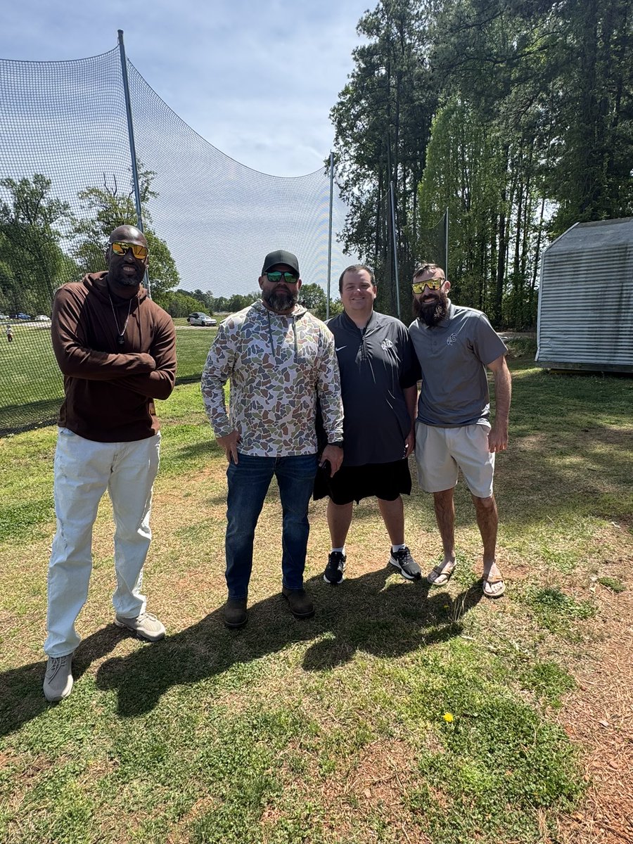 dacey_phillips's tweet image. Thanks @IndianNupe and @GaffneyFootball for coming to watch my games today!🖤💛