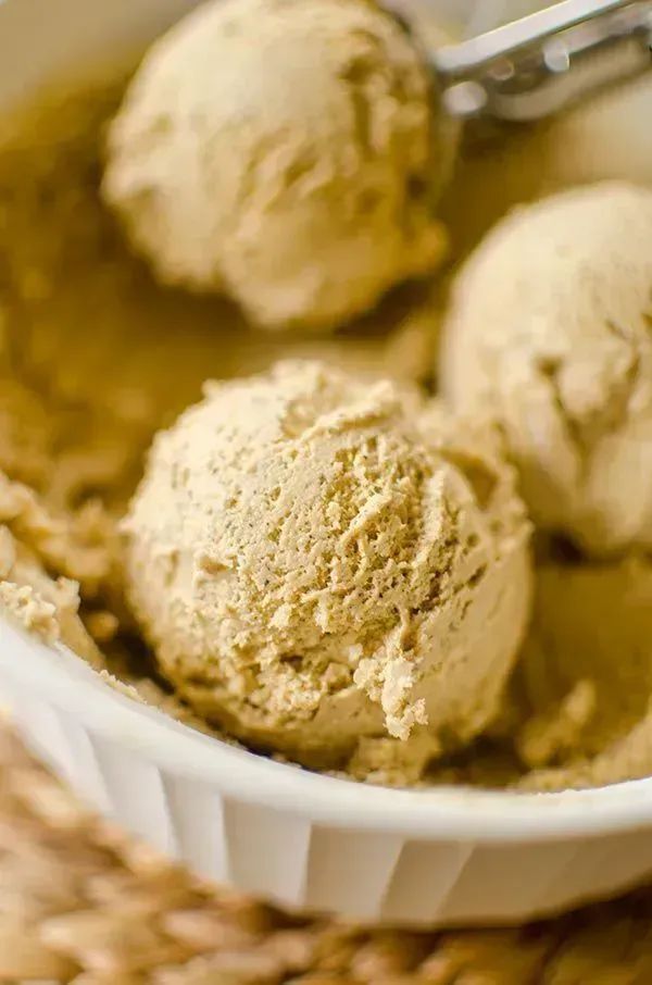 Living_Lou's tweet image. Homemade coffee ice cream!

Eggs, milk, cream, coffee and sugar are the basic ingredients. It’s easy to make and very tasty.

RECIPE: buff.ly/2xw1xrL
#ad #icecream
