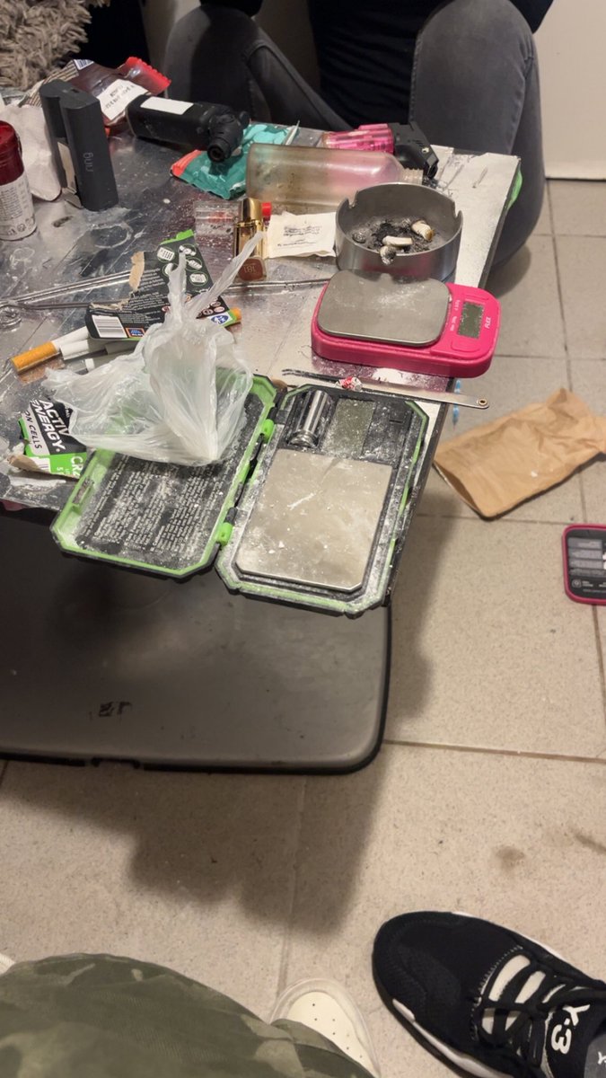 thinningdrugs's tweet image. crackkkkkkk🤤🤤 #drugtwt