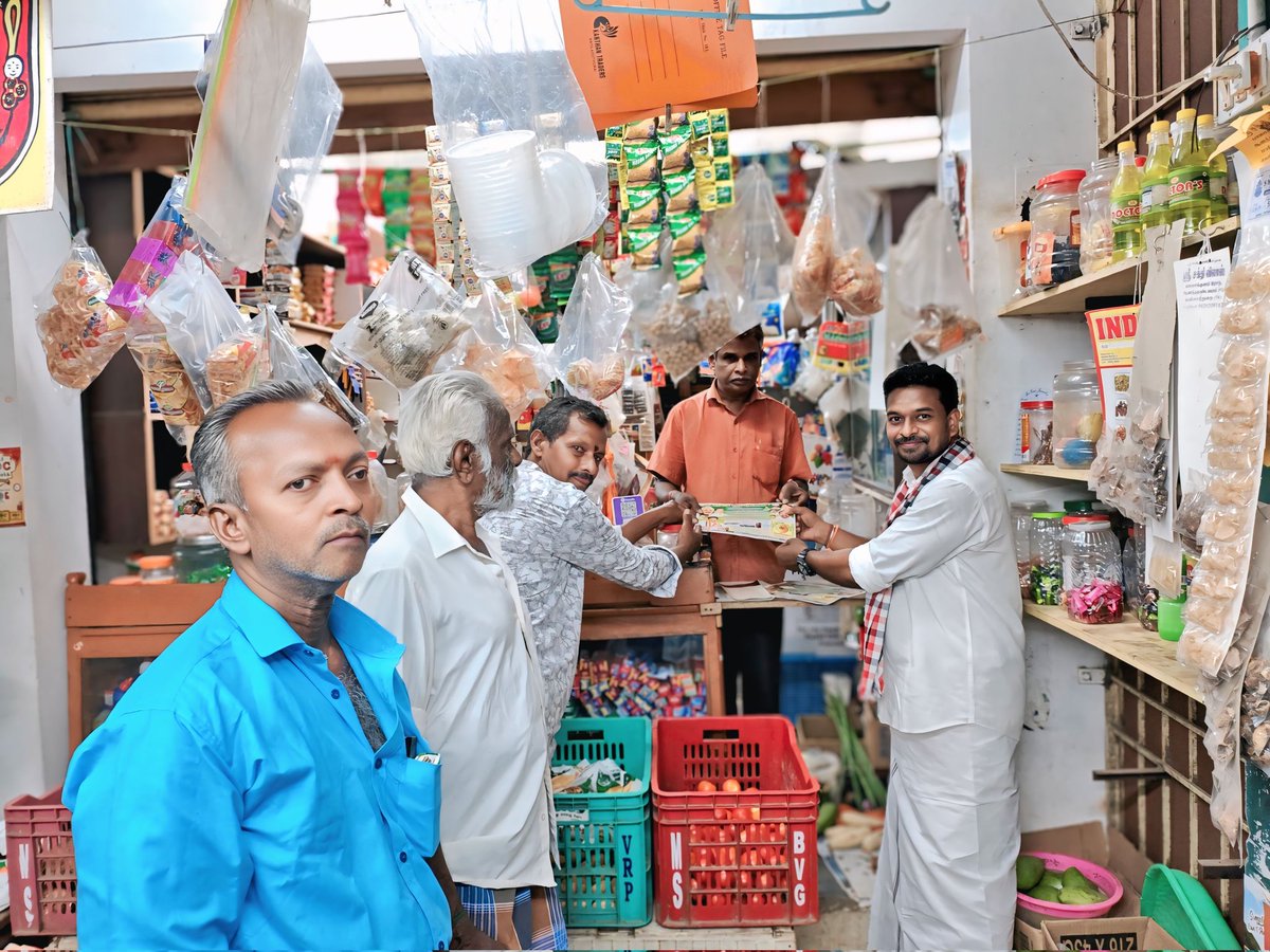 JPMAYILAI's tweet photo. மயிலாடுதுறை சட்டமன்ற தொகுதி வெற்றி வேட்பாளர் சித்தமல்லி பழனிச்சாமி அவர்களுக்காக 🥭மாம்பழம் சின்னத்தில் வாக்குகள் சேகரிப்பு செய்த போது... @ADMK_MYD_ITwing @Arivoliakmu @EPSTamilNadu @draramadoss @RajaMcb @AIADMKITWINGOFL https://t.co/44en0S9ANU