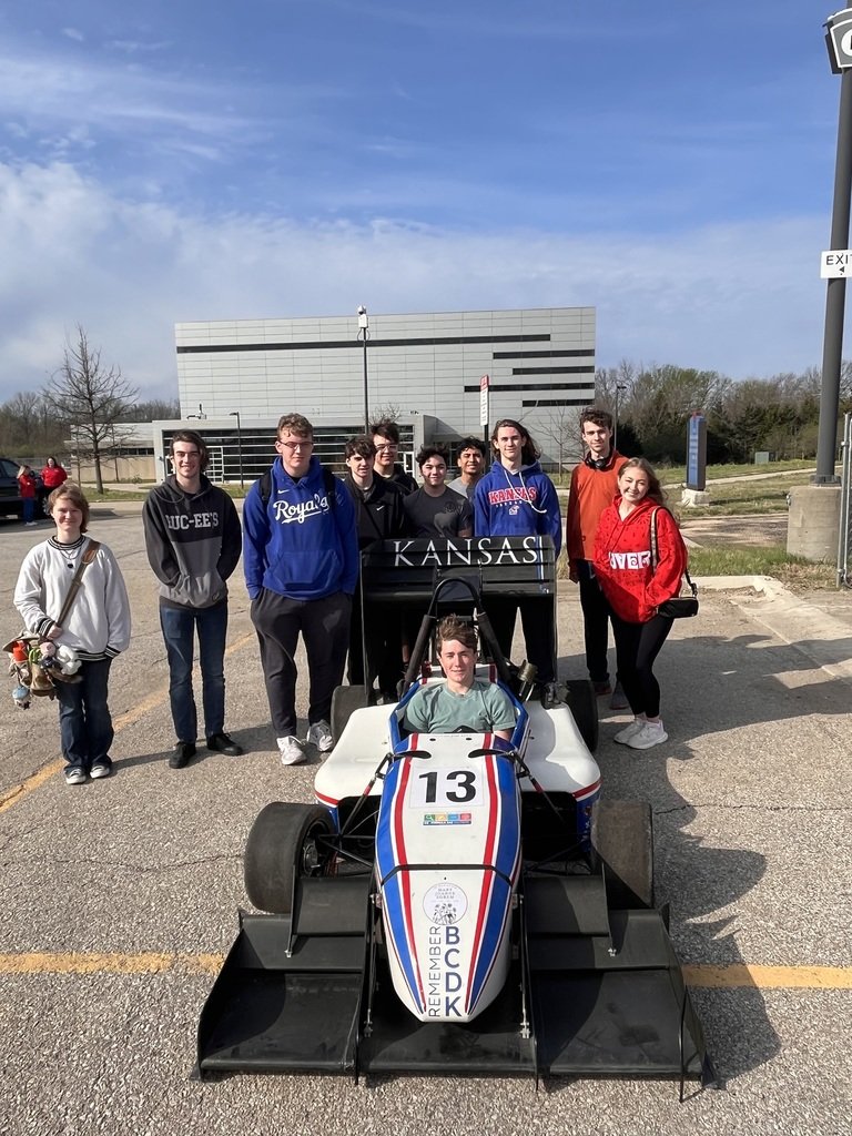 TongieHigh's tweet photo. Some of the Introduction to Engineering students took a field trip to KU to check out some of projects they have going on in the school of engineering. https://t.co/MbZhILA0nd