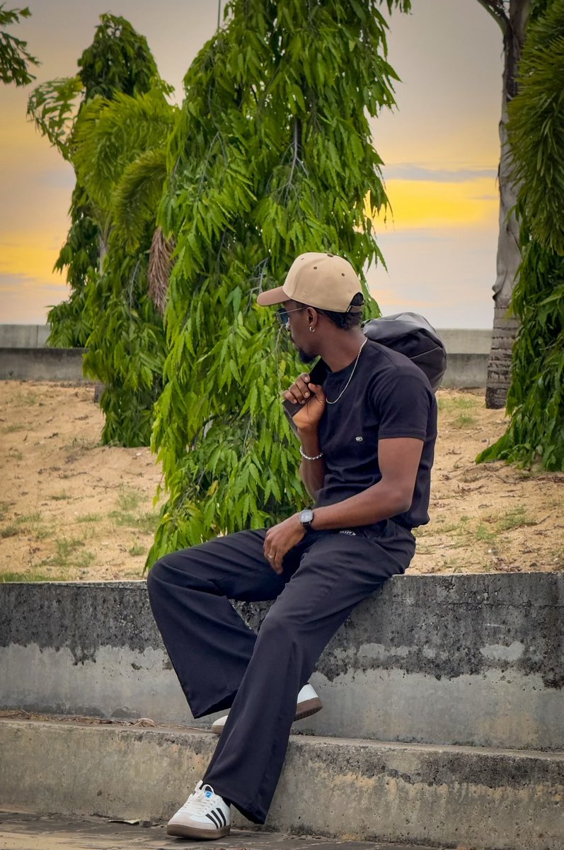 a_fareed_o's tweet photo. Simple Fit, Nothing Much ✨ https://t.co/KLlZtqdDMl