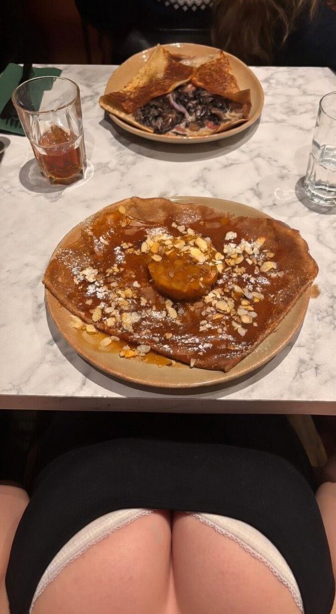 Ellaxmnf tweet media