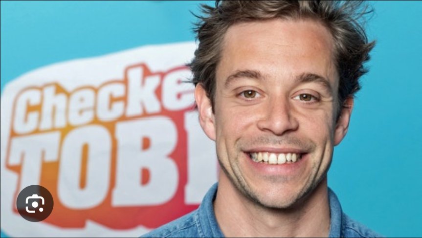 SimonFCU tweet media