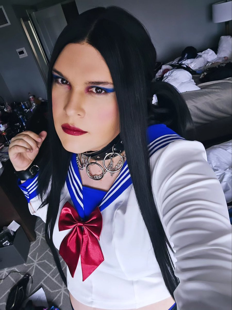 EvAnomaly tweet media