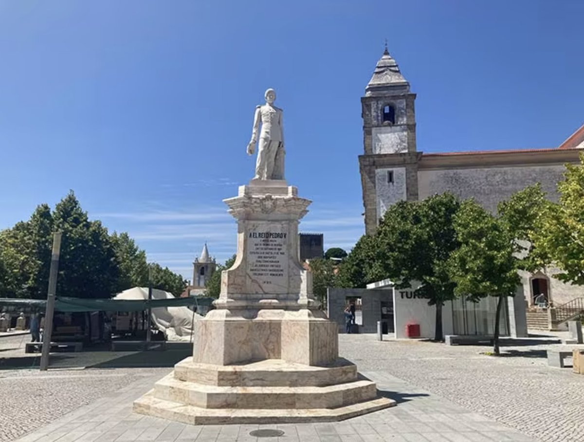 VeroSinmapa's tweet photo. 🇵🇹Este pueblo medieval de #Portugal está a menos de 1h de Badajoz… y casi nadie se detiene.

😎Un pueblo con muchísimo encanto, de calles empedradas, aire tranquilo y un bonito castillo

🙇🏻‍♀️Aquí te cuento por qué deberías parar sí o sí a #CasteloDeVide ⇨ https://t.co/xv62X8u61P https://t.co/5cZvmAC6kj