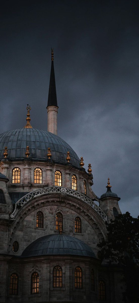 Tek çarenin SEN olduğunu bilen kullarından vazgeçme Allah'ım. 🤲