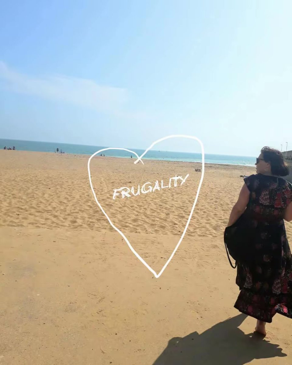 AletiaUpstairs's tweet image. What I learnt from moving abroad:

1. Independence 
2. Acceptance 
3. Frugality 
4. Bending the ‘rules’
5. Appreciation of other cultures 
6. Tenacity
What did you learn from moving abroad?
#lessonslearnt 
 #movingabroad #authenticcreativity #mystory 
*DM to work with me