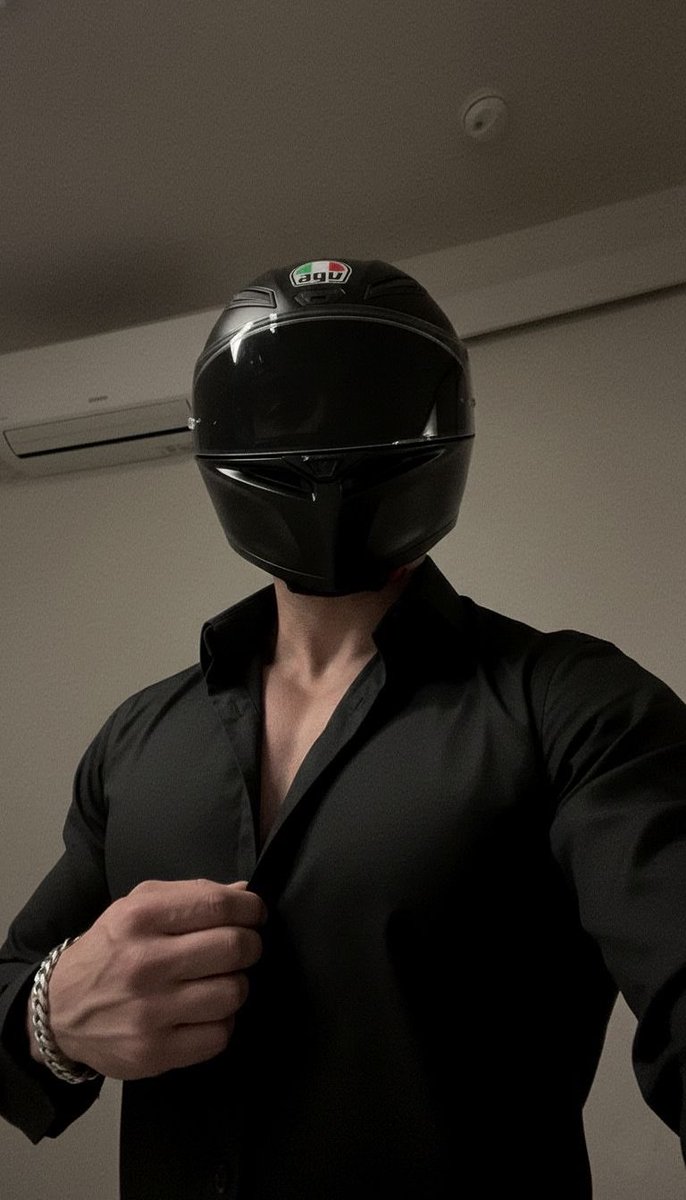 αмαяιѕ tweet media