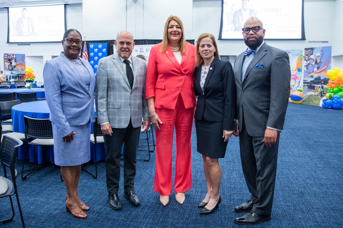 Miami Dade College tweet media