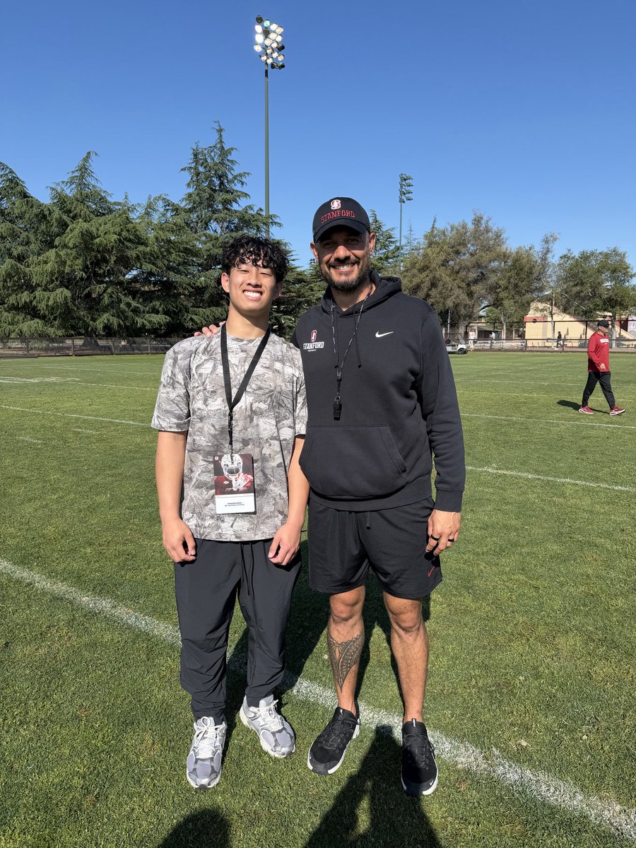 Jmeas_34's tweet photo. Had a great time at @StanfordFball yesterday! Loved meeting all of the staff and watching some great players up close!
@coachtpritchard @StanfordRivals @stanfballupdate @CaptAndrewLuck @Coach_Lindgren @CoachTBar @wassie_lugolobi @1daviswarren2 @KevinThomsonX https://t.co/odNDXOeO9G