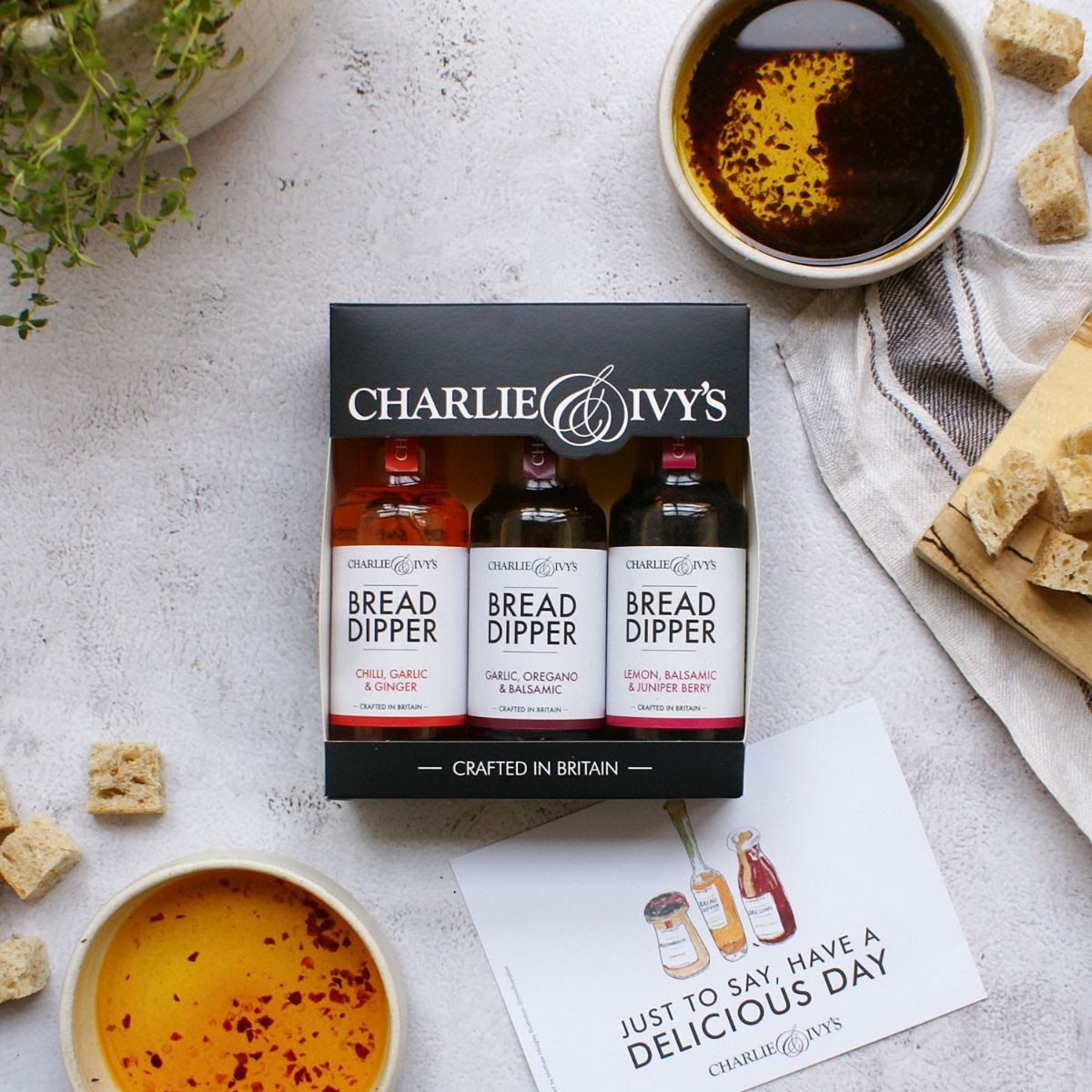 Welcome2Yorks's tweet image. Transform your dinner parties with award-winning bread dippers from Yorkshire! yorkshire.com/sherburn-north… Charlie &amp;amp; Ivy's stylish dippers aren't just for bread - they're perfect for pasta &amp;amp; pizza too. #YorkshireFood #Entertaining #madeinyorkshire