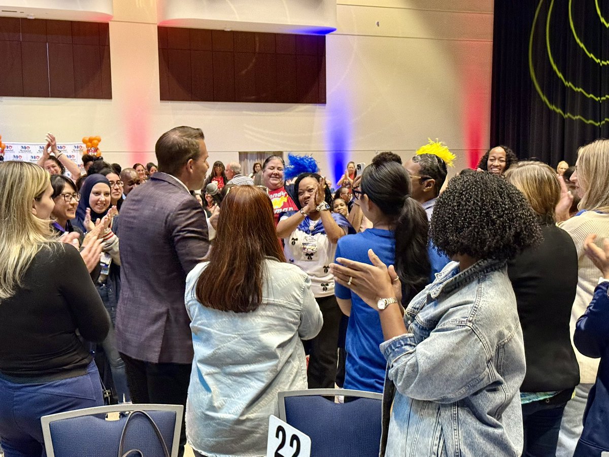 JohnnyQuinnUSA's tweet image. Day 1 at Memorial Healthcare System LDM was electric! 

These top #healthcare leaders are showing up, leaning in, and raising the standard.

Let’s do it again tomorrow.

#PushWhatsPossible 🚀 #Speaker 🎤