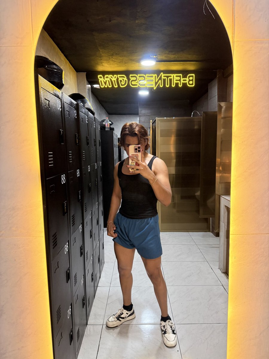 angelito24gdo's tweet image. #newlook 💇🏻‍♂️