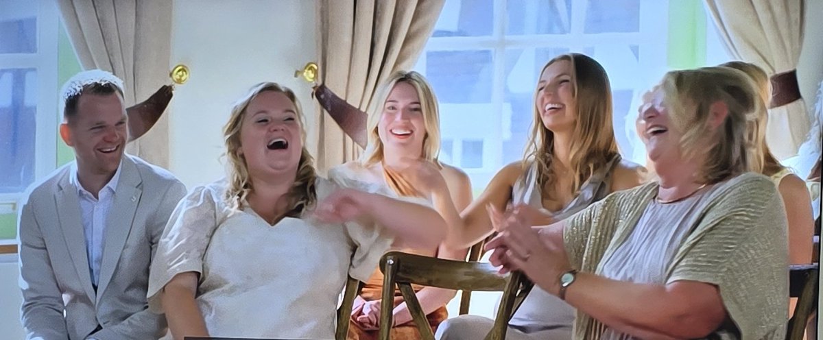 JoyceDFoto's tweet image. Ze zijn niet echt van de uitgesproken kleurtjes hè die entourage van #Joyce 
 #mafsnl #mafs #marriedatfirstsight