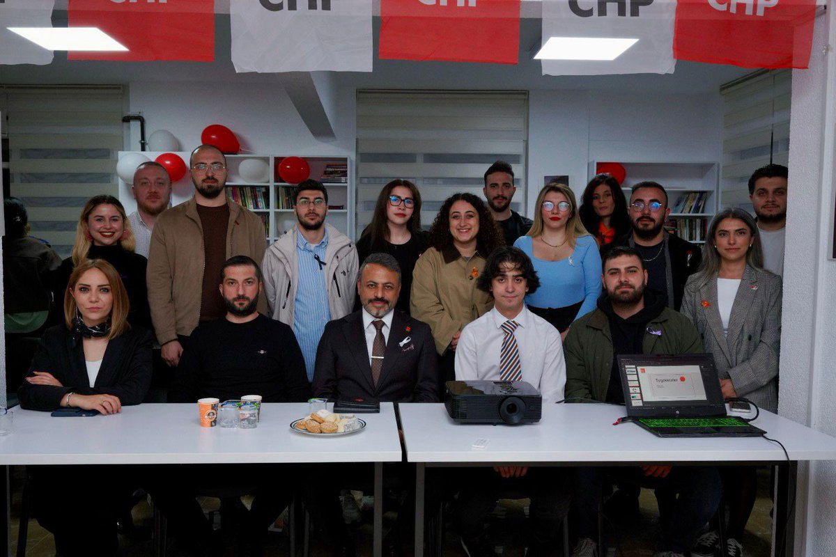 mdemirbilekyp's tweet photo. CHP Ümraniye Gençlik Kollarımızın, Dünya Sağlık Günü ve Ulusal Kanser Haftası kapsamında düzenlediği anlamlı seminere; İlçe Başkanımız Sayın Metin Demirbilek ve ilçe başkan yardımcılarımızla birlikte katılım sağladık.

Toplum sağlığına dair farkındalığı artıran bu değerli organizasyonda emeği geçen tüm yol arkadaşlarımıza teşekkür ediyoruz.

#BirlikteÜmraniye
#DünyaSağlıkGünü
#UlusalKanserHaftası